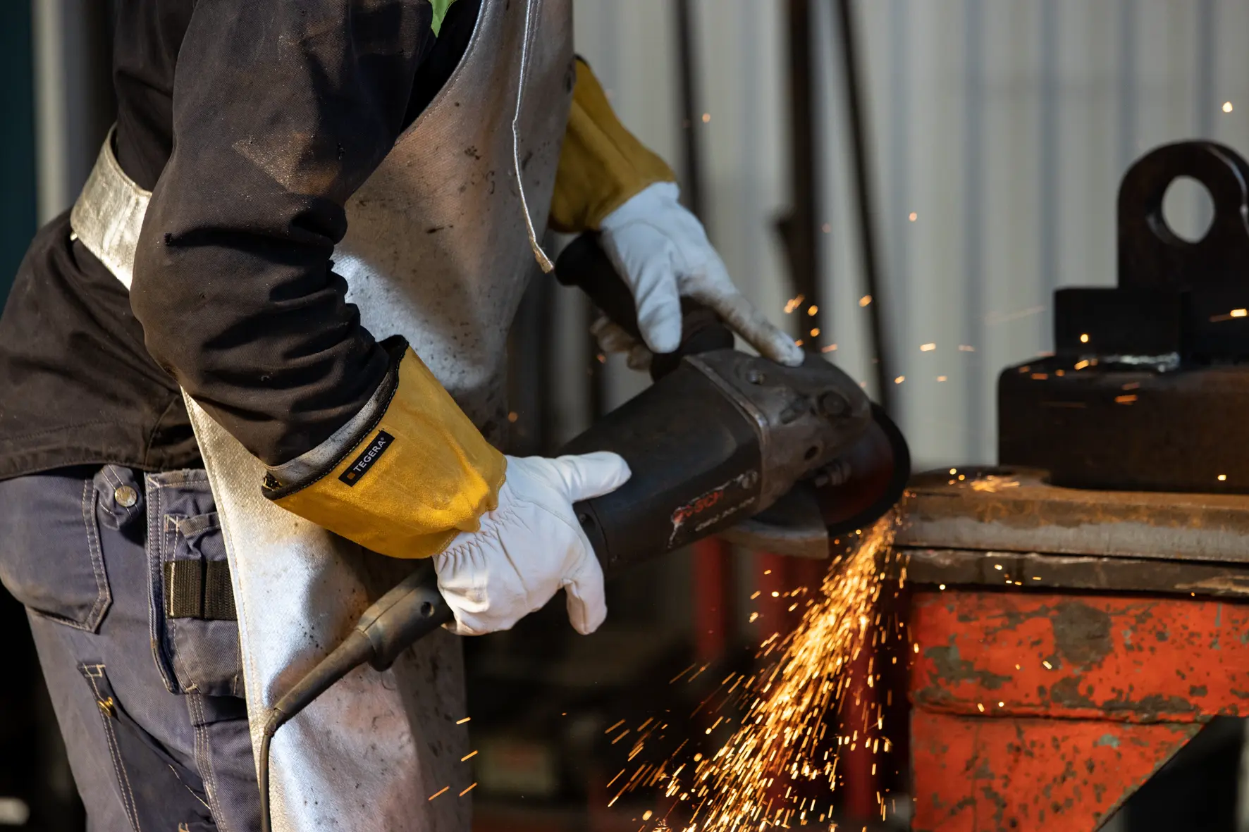 Schweißhandschuh Tegera 126A Gr. 11 XXL,  Lederhandschuh mit Kevlar-Nähten und langer Stulpe